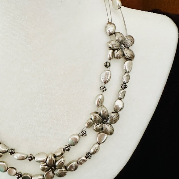 Five Delicate Flowers Silver-tone 2 Strand Necklace 16” - Picture 5 of 5